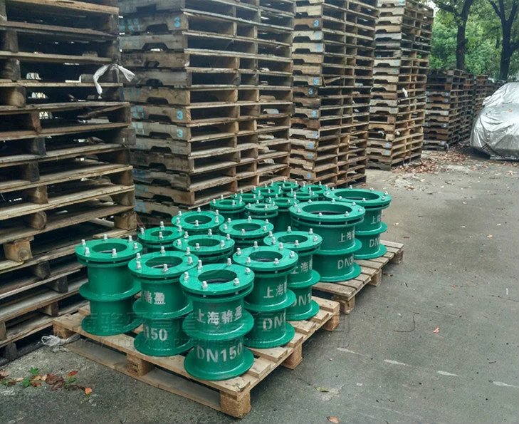 柔性防水套管在管道連接中的優(yōu)越性能有三點(diǎn)